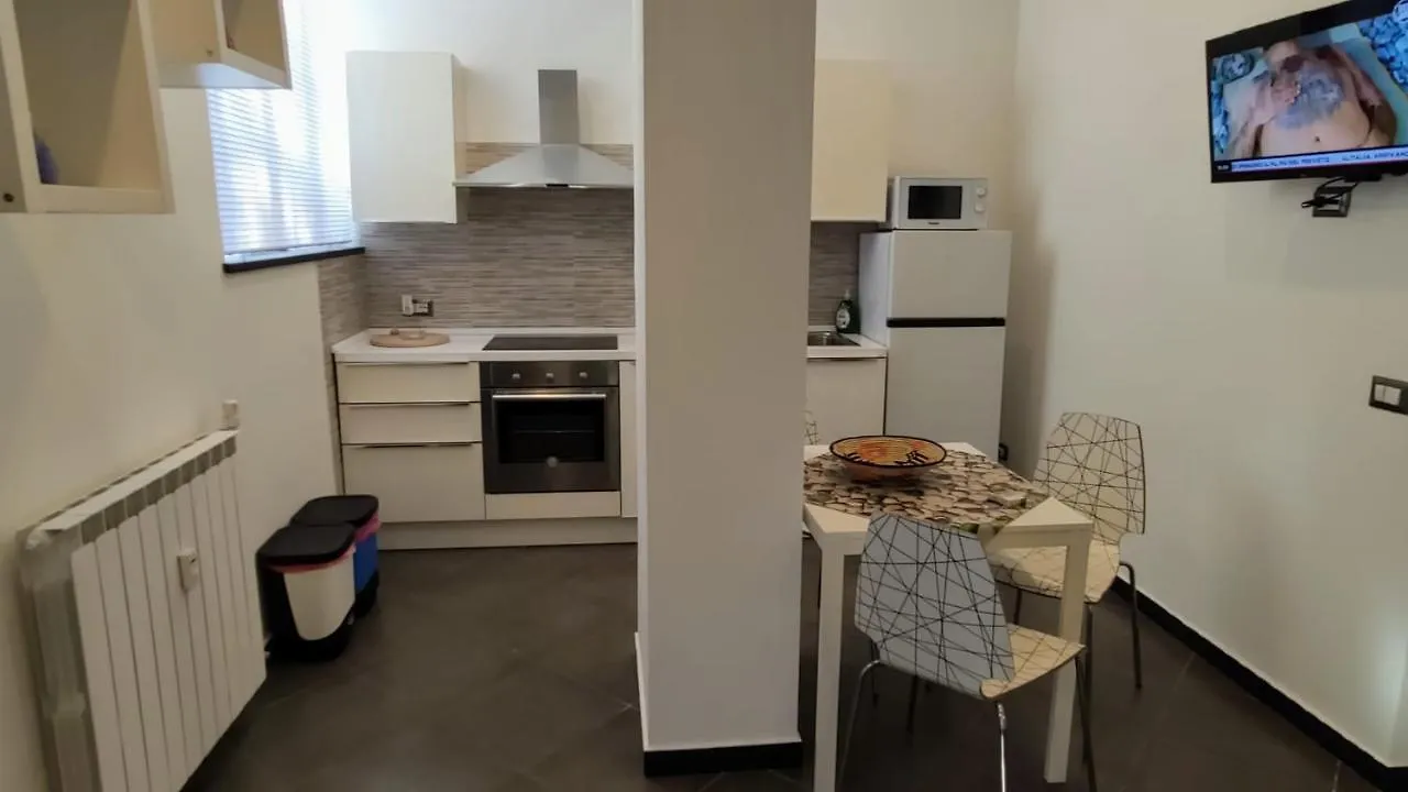 Appartamento Karina, To The Beach With Terrace And Private Parking Savona Italia
