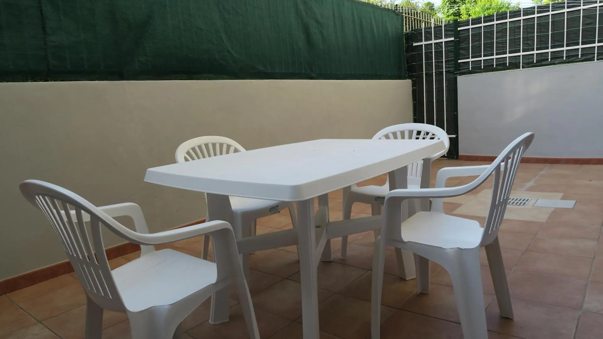 Karina, To The Beach With Terrace And Private Parking Savona Italia